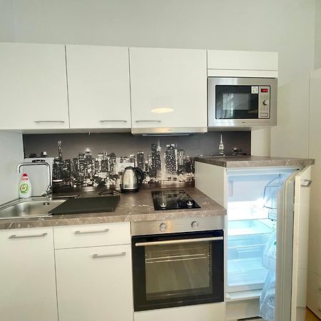 Wash Apartment On Metro Prague 1 Zewnętrze zdjęcie